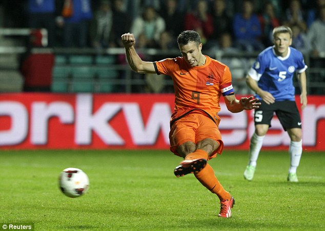 Van Persie Selamatkan Belanda dengan Penalti
